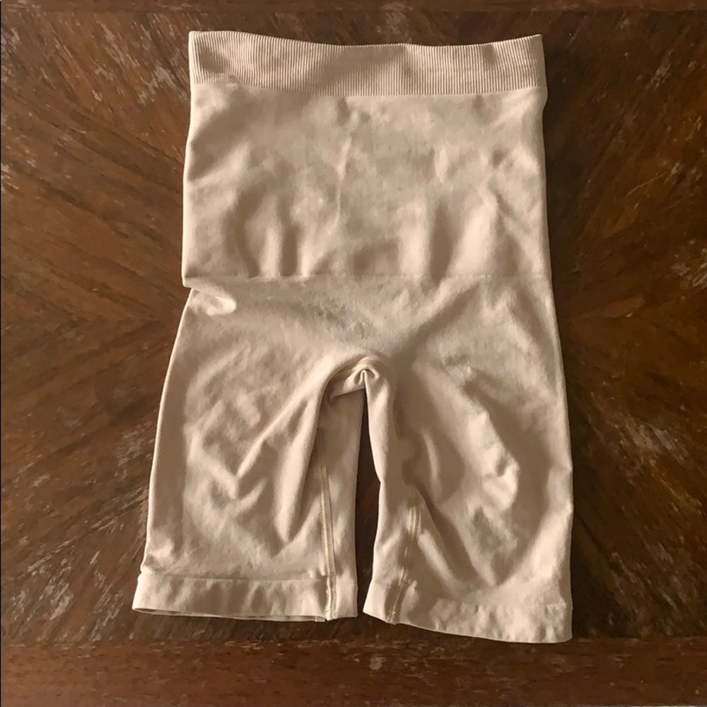 SKIMS core control short